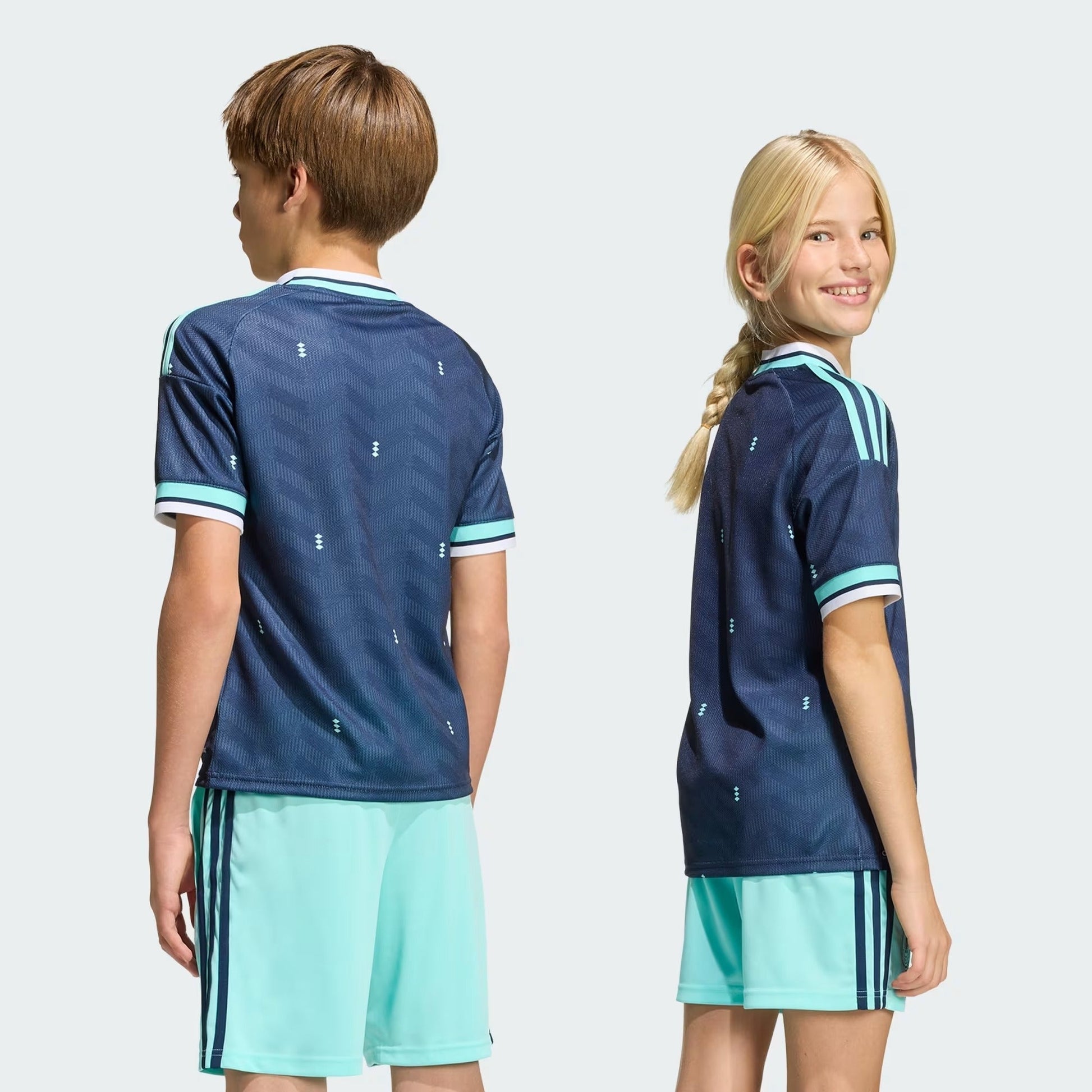 Conjunto Infantil Alemanha 2026/27 II Kit