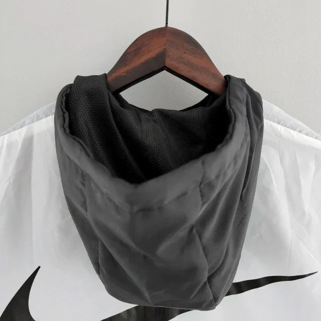 Jaqueta Corta Vento Swoosh - Branco/Preto